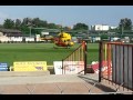 Mi-2 startuje ze stadionu w Nidzicy z pacjentem rannym w wypadku